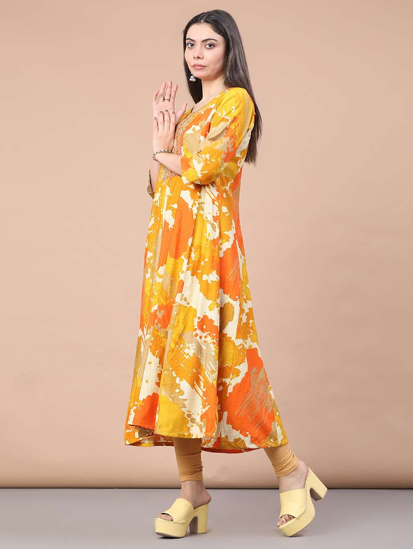 women printed three quarter sleeve flared kurta - 22246408 -  Standard Image - 2