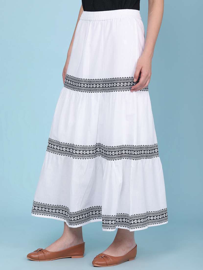 women printed mid rise flared skirt - 22246606 -  Standard Image - 2