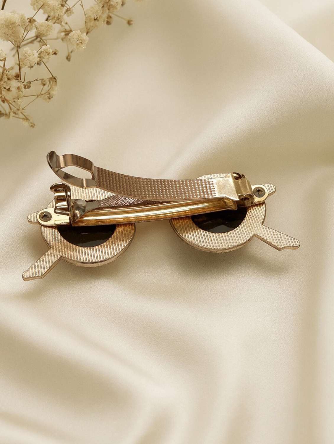 women embellished goggle hair clip - 22251424 -  Standard Image - 2