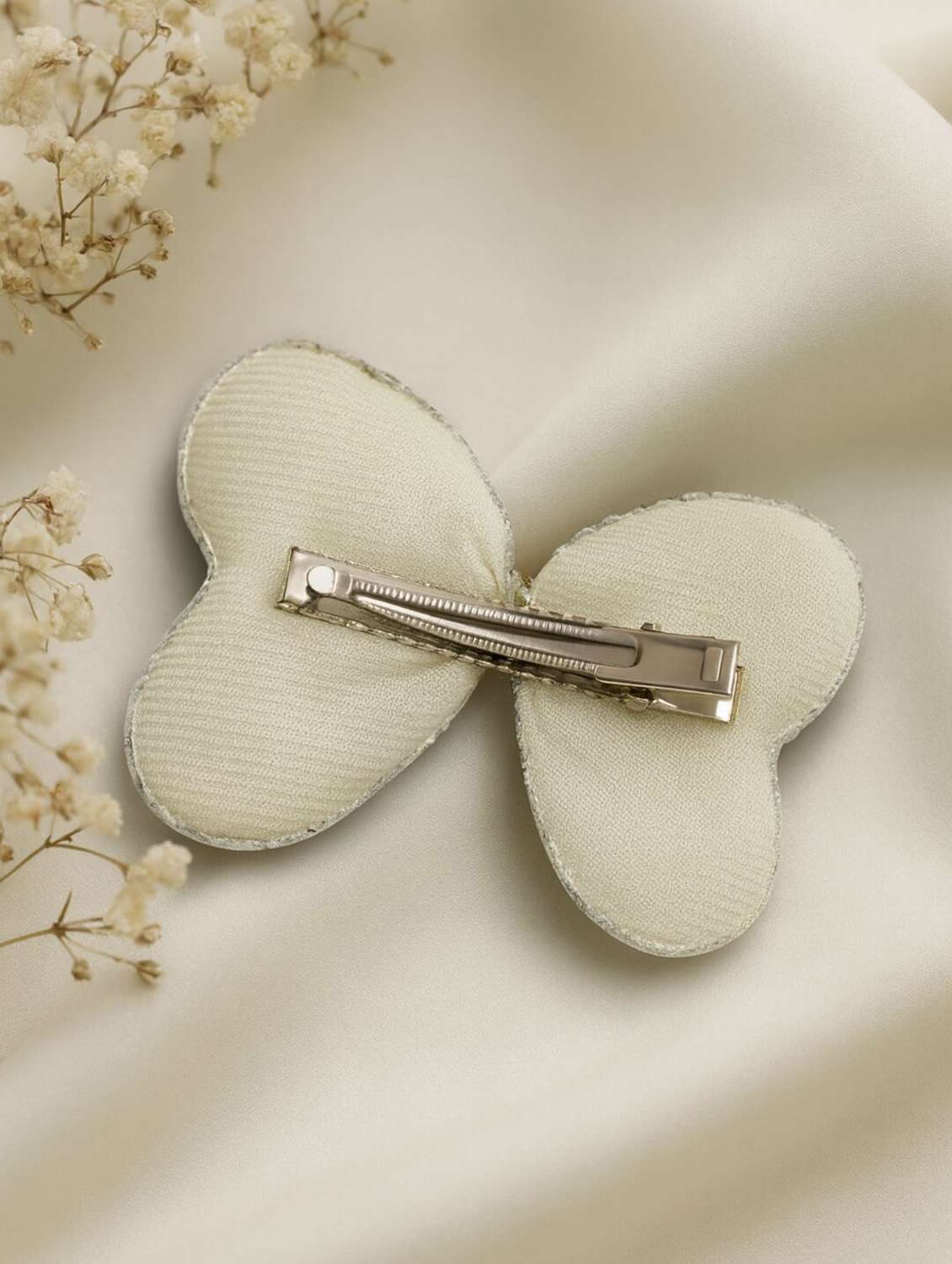 women embellished bow hair clip - 22251426 -  Standard Image - 2