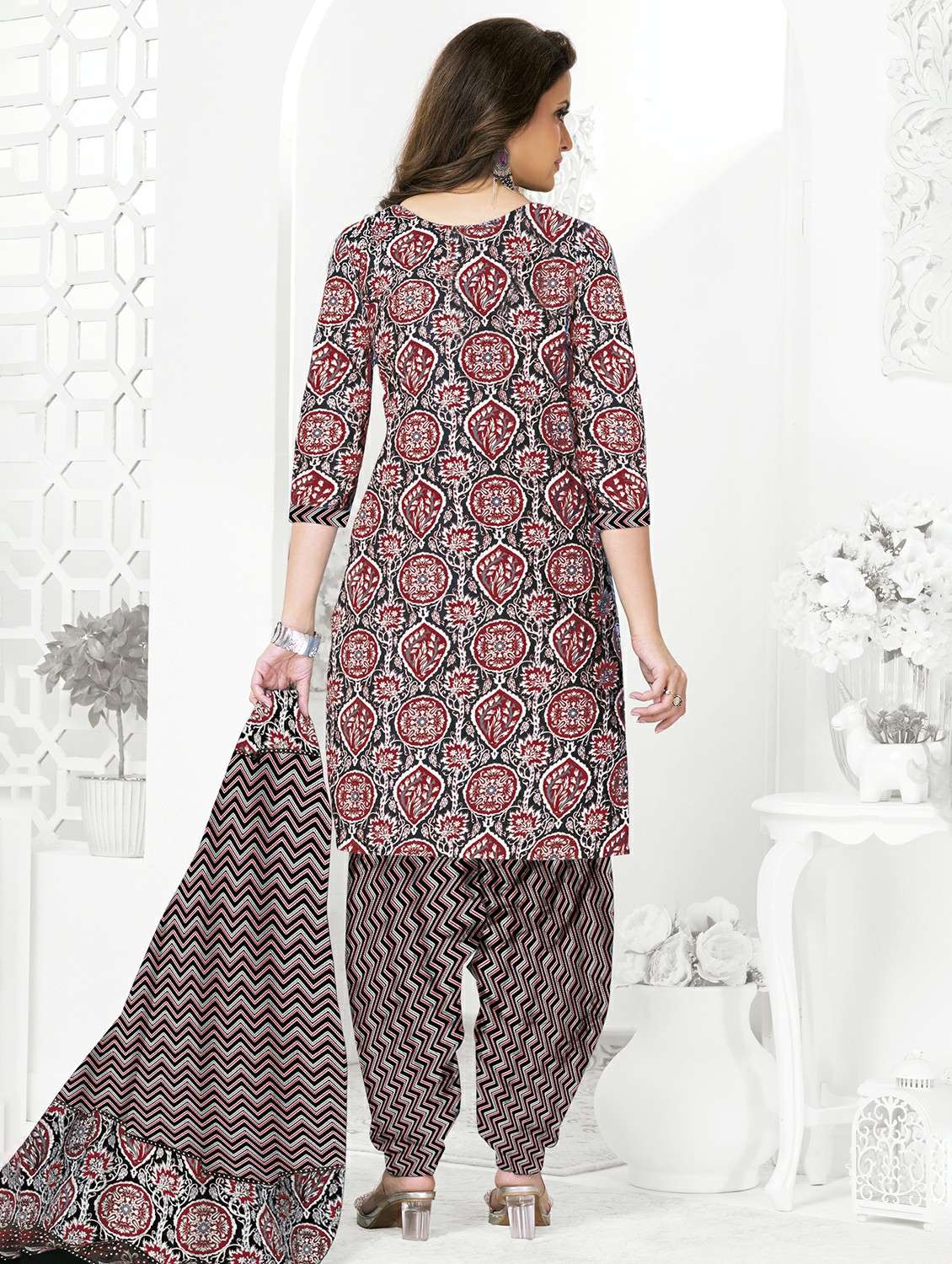 women printed three quarter sleeve kurta patiala with dupatta set - 22253316 -  Standard Image - 2