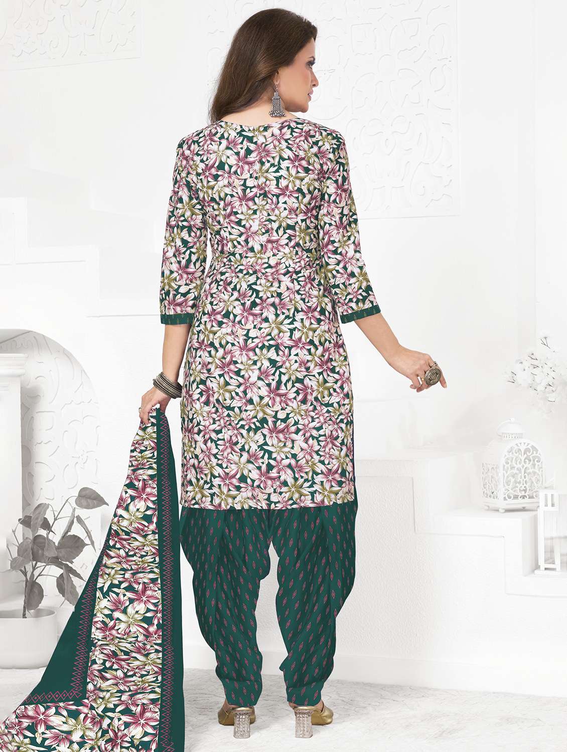 women floral three quarter sleeve kurta patiala with dupatta set - 22253321 -  Standard Image - 2