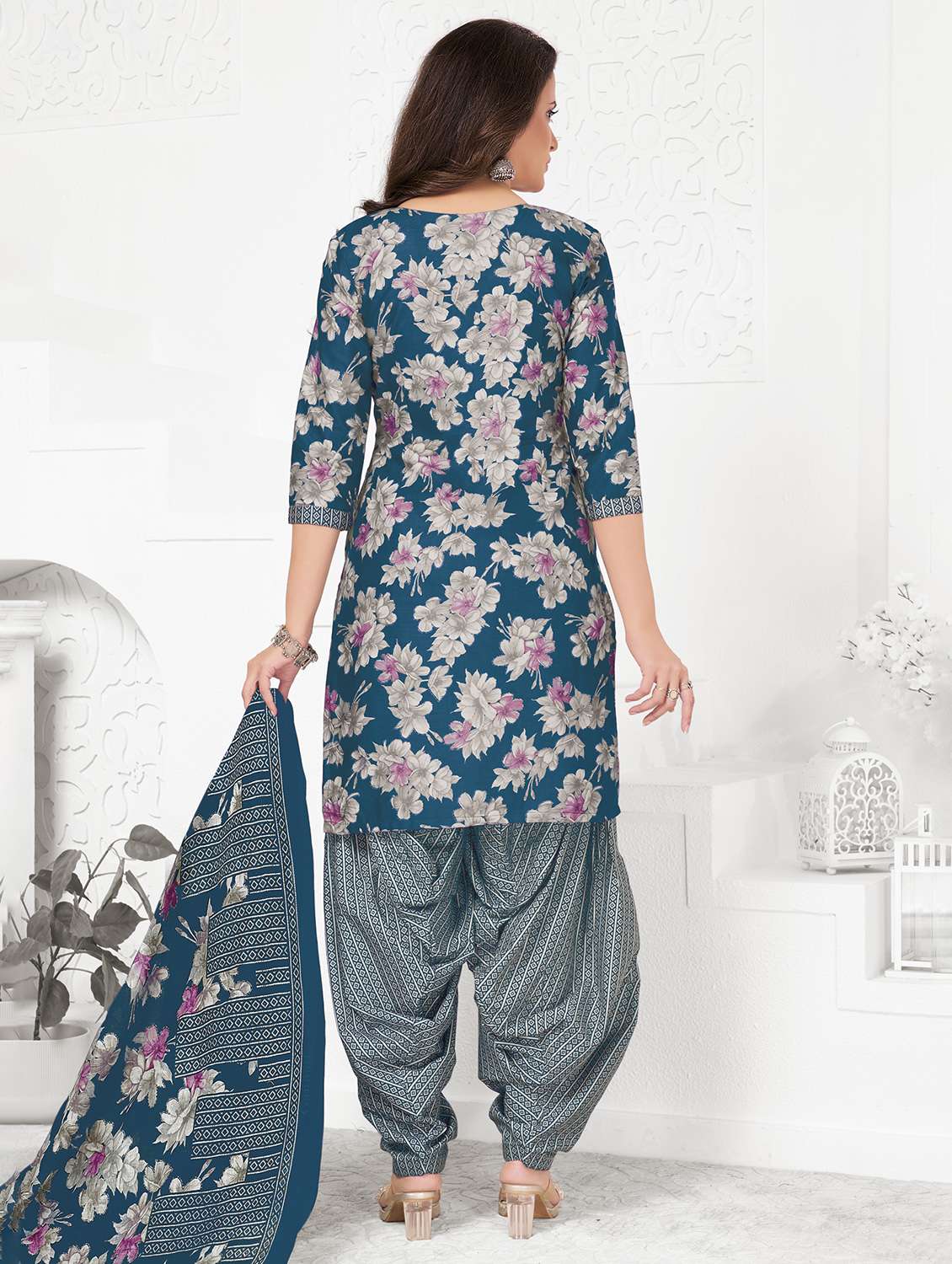 women floral three quarter sleeve kurta patiala with dupatta set - 22253325 -  Standard Image - 2
