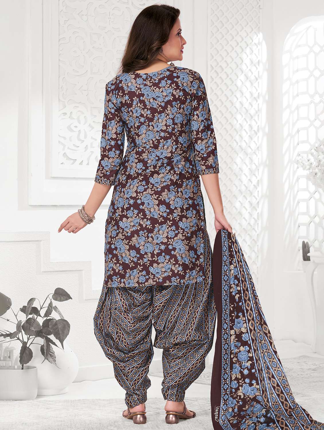 women floral three quarter sleeve kurta patiala with dupatta set - 22253336 -  Standard Image - 2