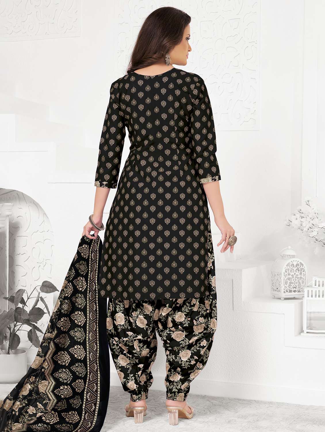 women printed three quarter sleeve kurta patiala with dupatta set - 22253338 -  Standard Image - 2