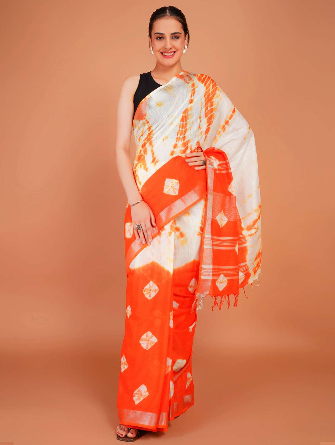 women tie & dye printed saree with blouse
