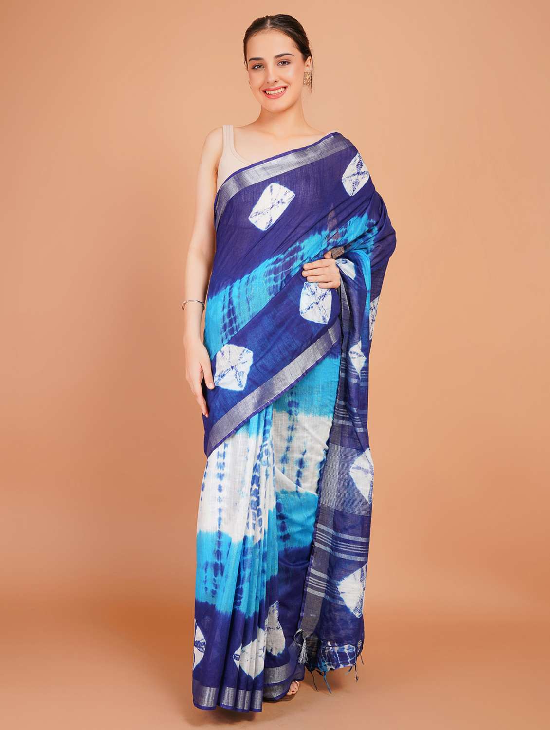 women tie & dye printed saree with blouse