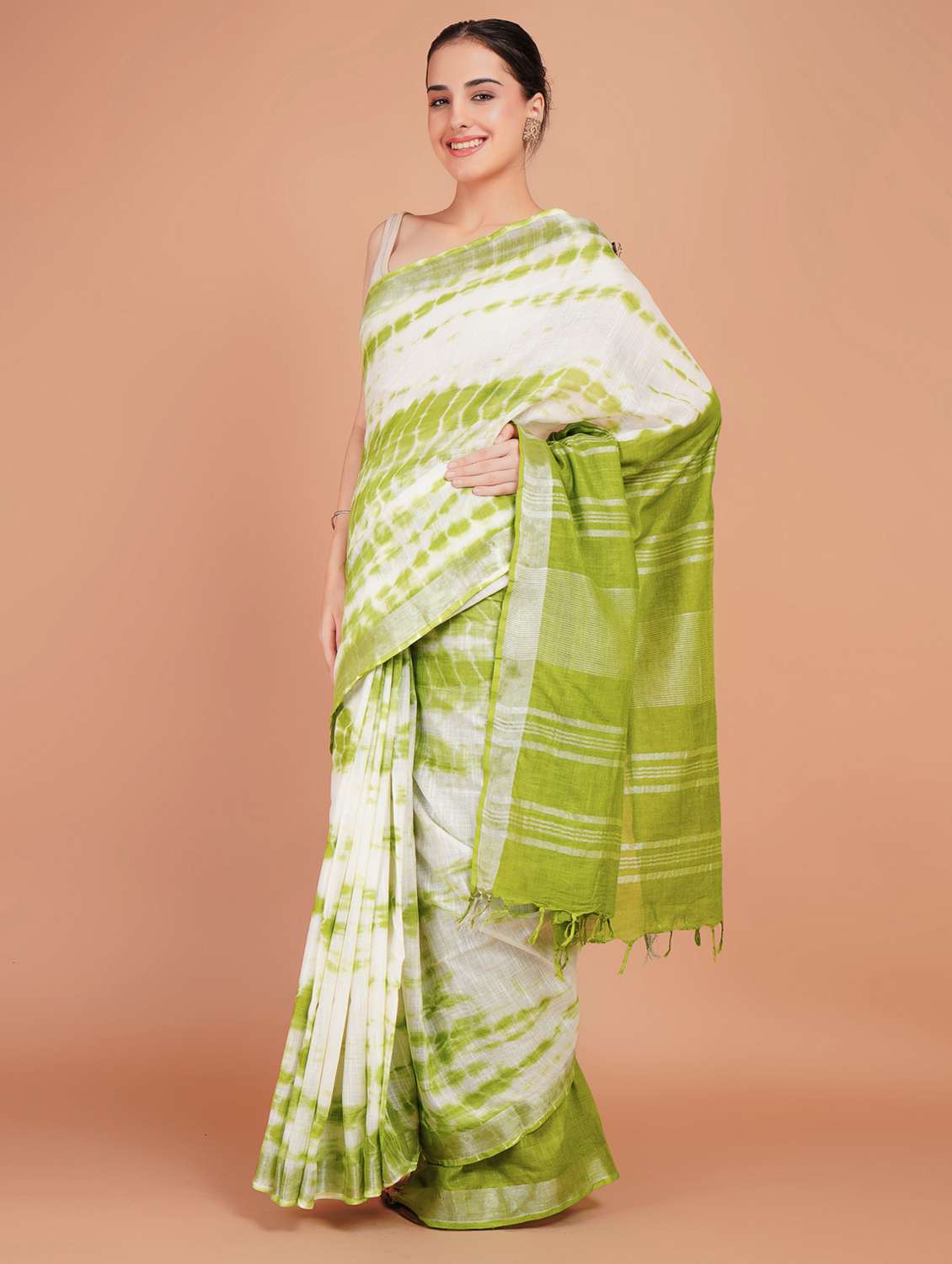 women tie & dye printed saree with blouse - 22253413 -  Standard Image - 2