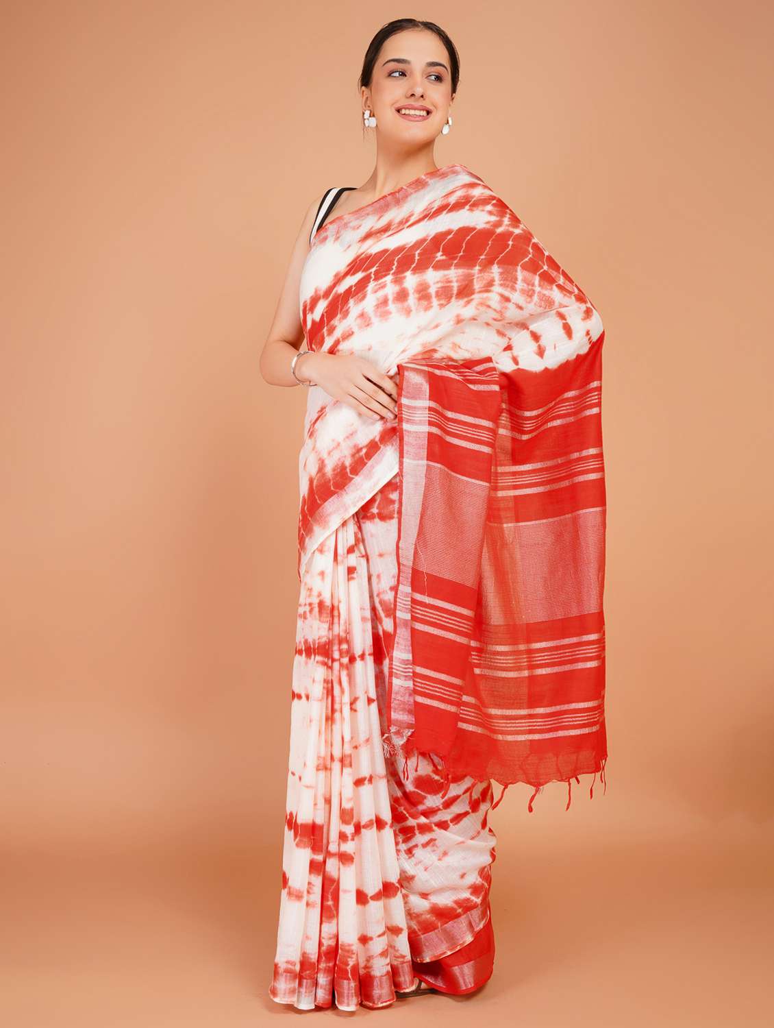women tie & dye printed saree with blouse
