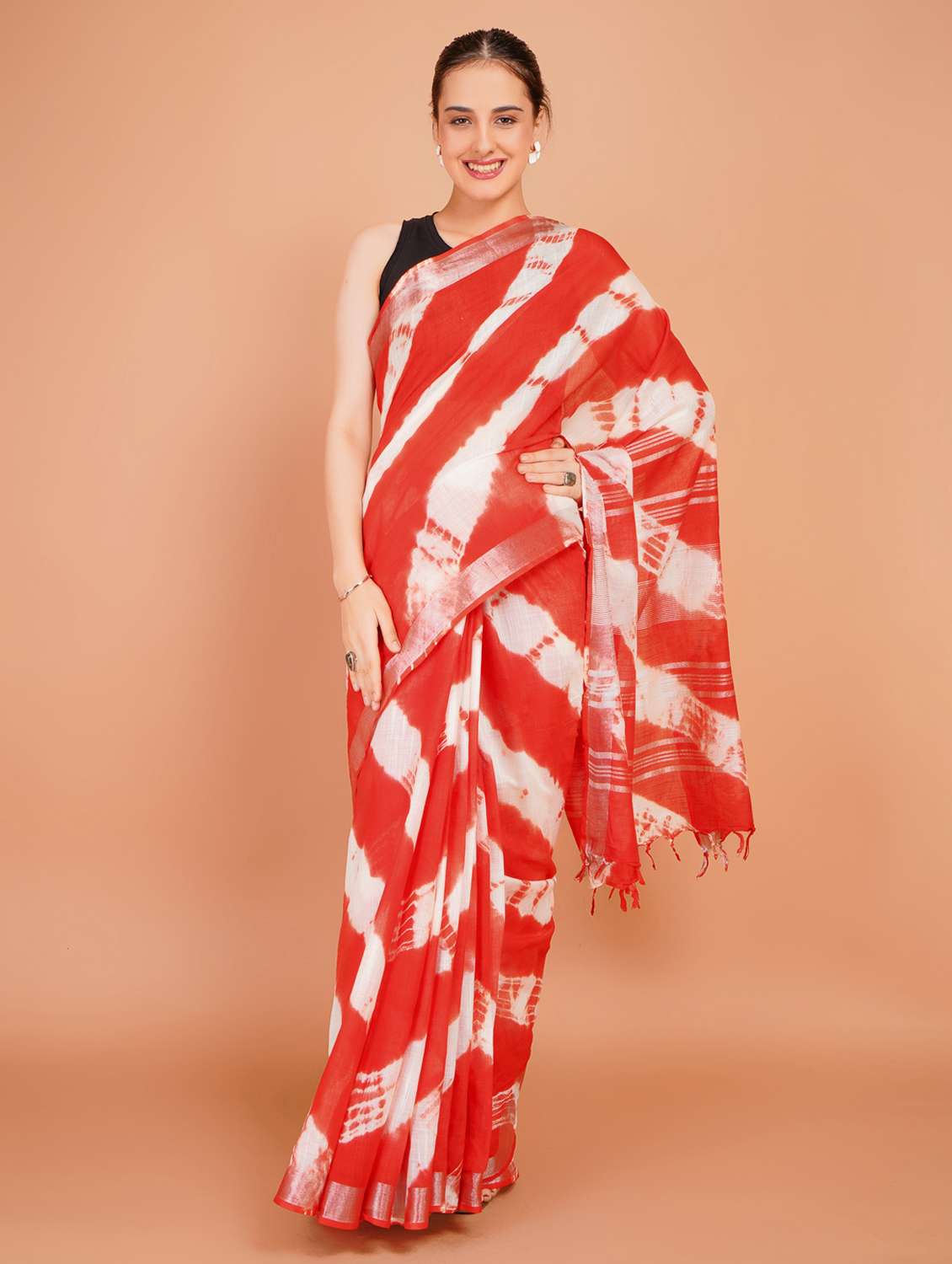 women tie & dye printed saree with blouse