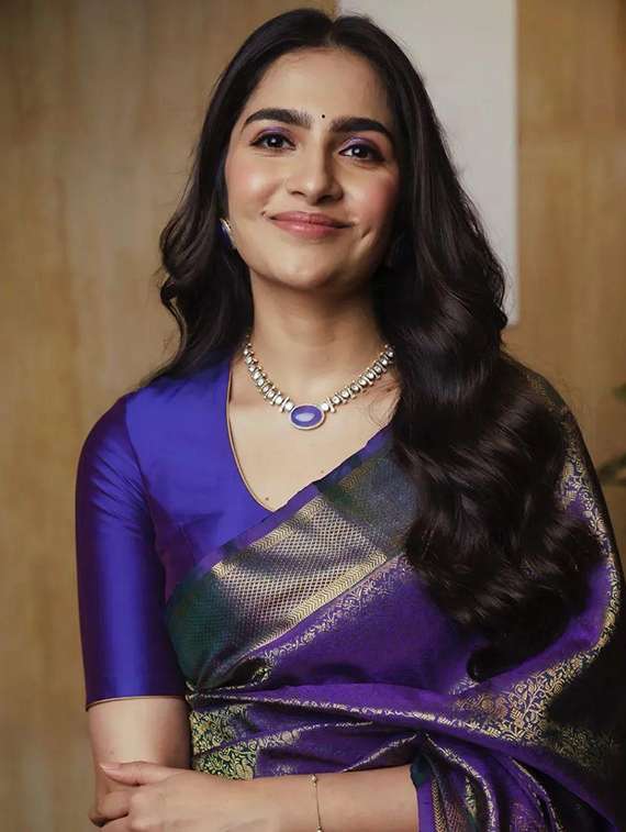 women self design kanjivaram saree with blouse - 22253487 -  Standard Image - 2