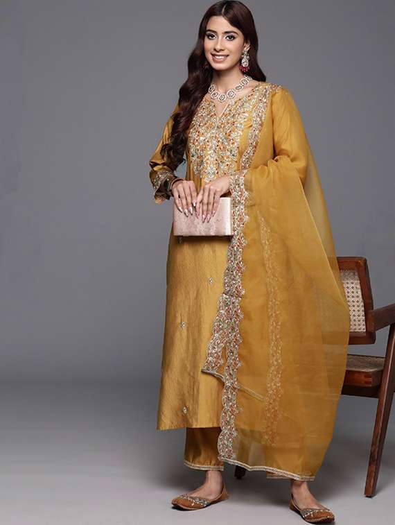 women solid with work three quarter sleeve kurta pant with dupatta set