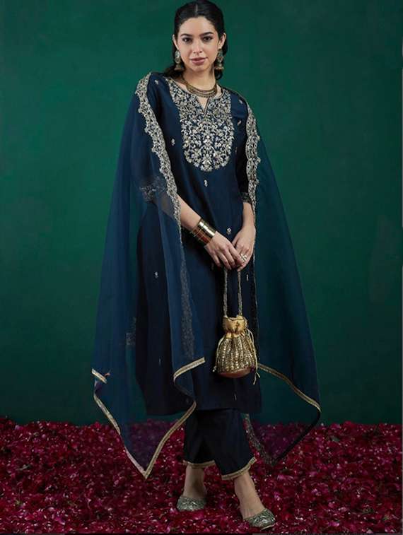 women solid with work three quarter sleeve kurta pant with dupatta set