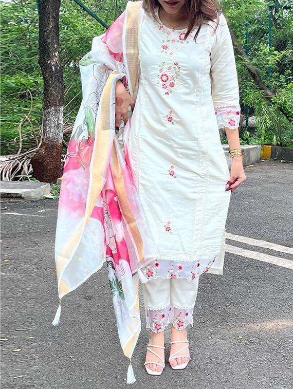 women solid with work three quarter sleeve kurta pant with dupatta set - 22253587 -  Standard Image - 2