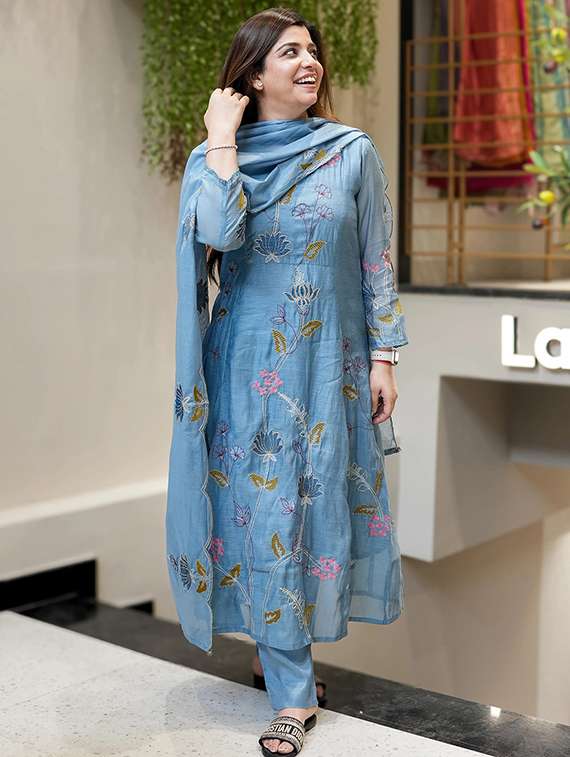 women solid with work long sleeve kurta pant with dupatta set - 22253590 -  Standard Image - 2