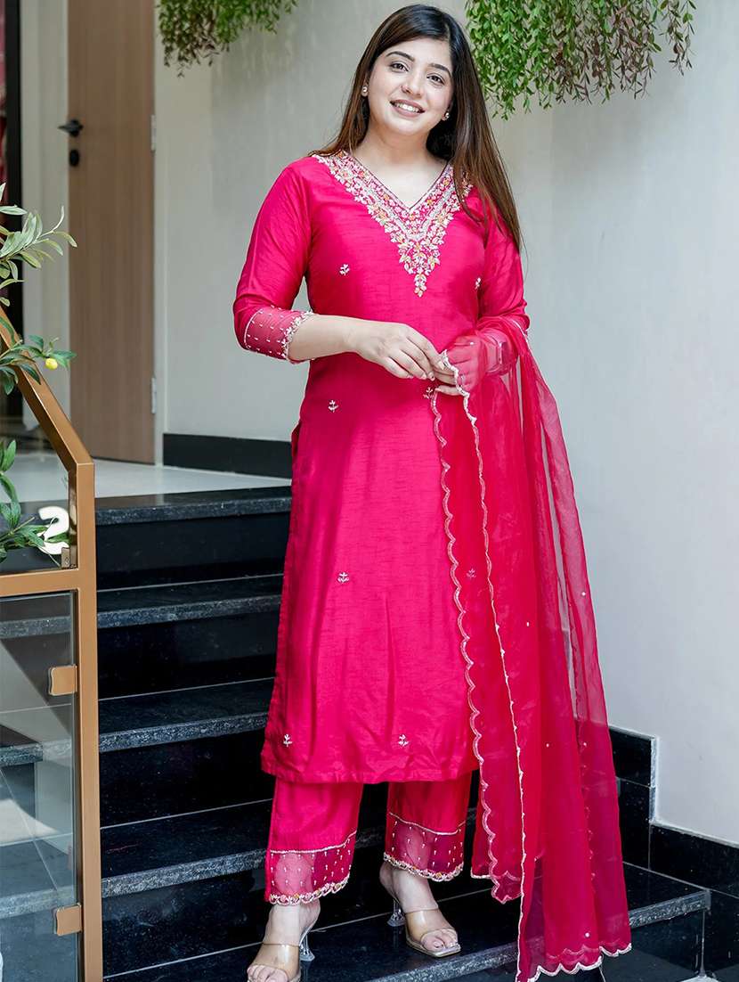 women solid with work three quarter sleeve kurta pant with dupatta set