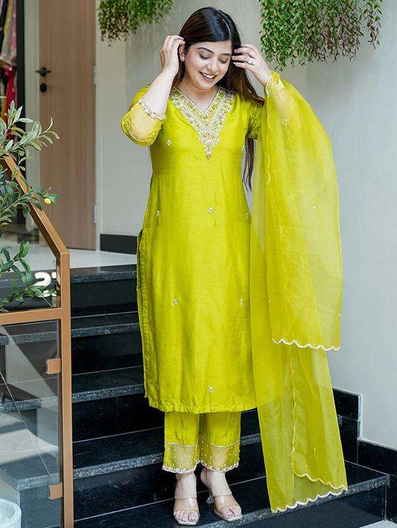 women solid with work three quarter sleeve kurta pant with dupatta set - 22253594 -  Standard Image - 2