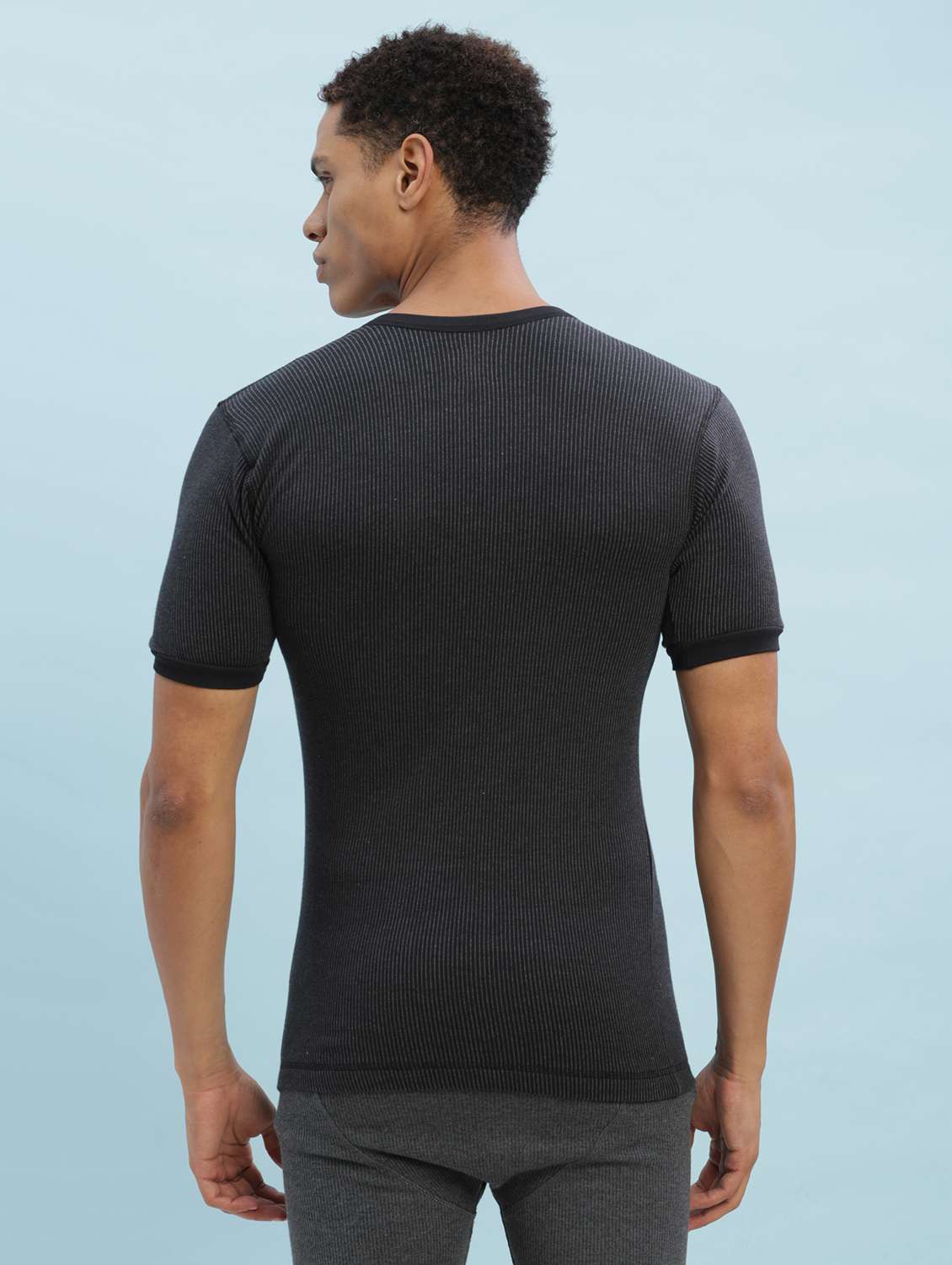 men solid half sleeve thermal top - 22254006 -  Standard Image - 2