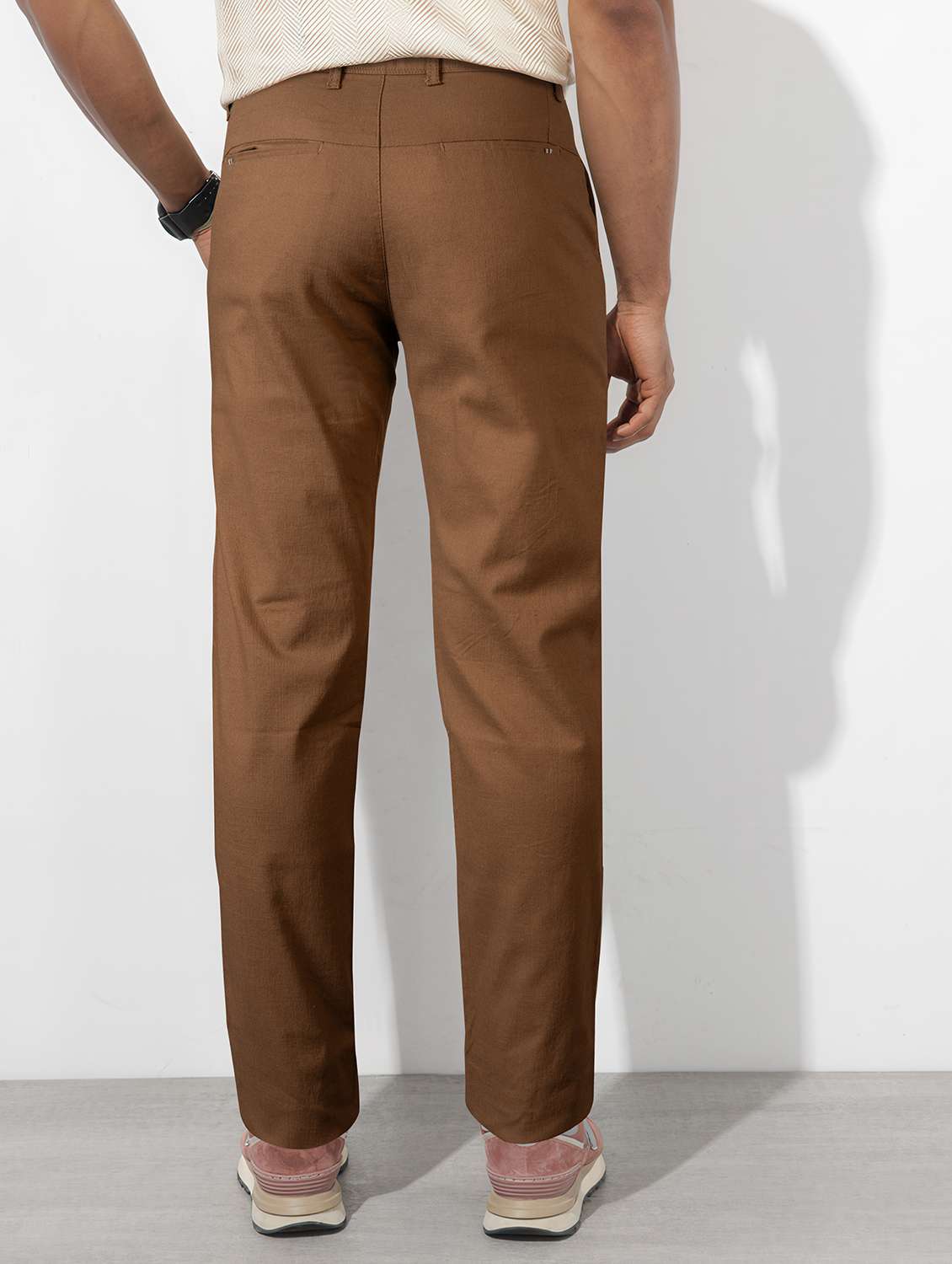 men solid mid rise straight fit chinos  - 22254931 -  Standard Image - 2