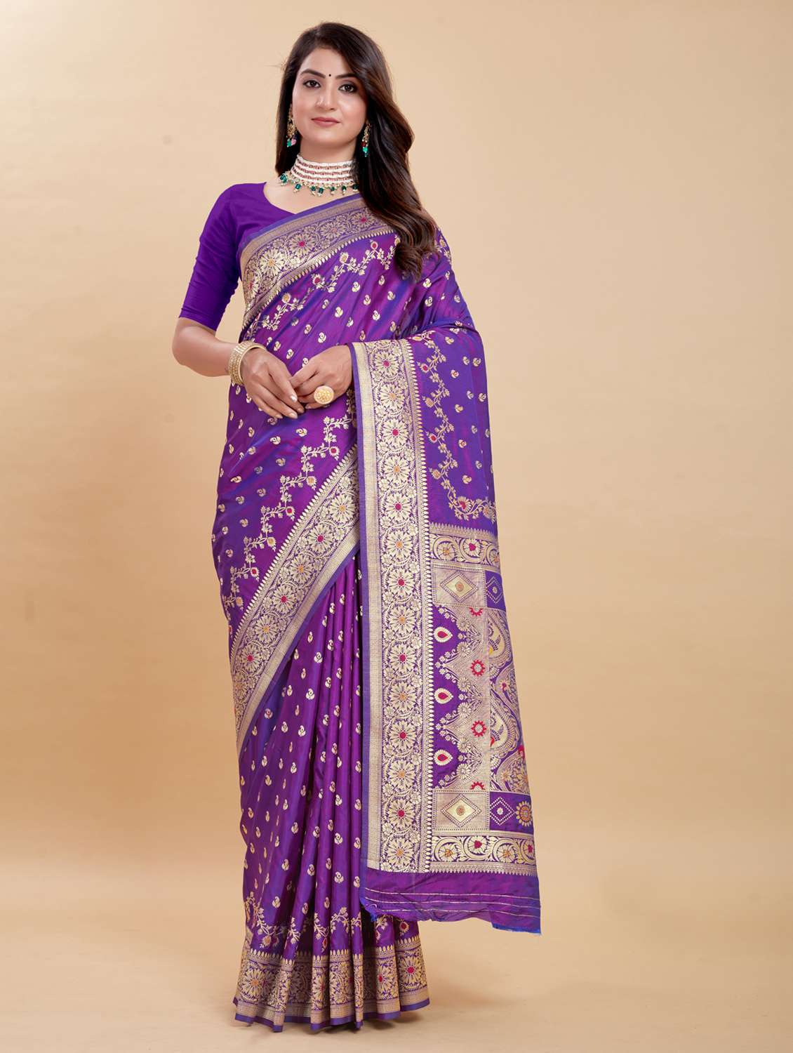women self design banarasi saree with blouse