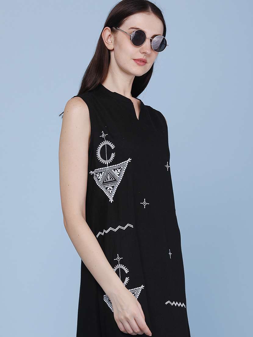 women embroidered sleeveless a-line kurta - 22256900 -  Standard Image - 2