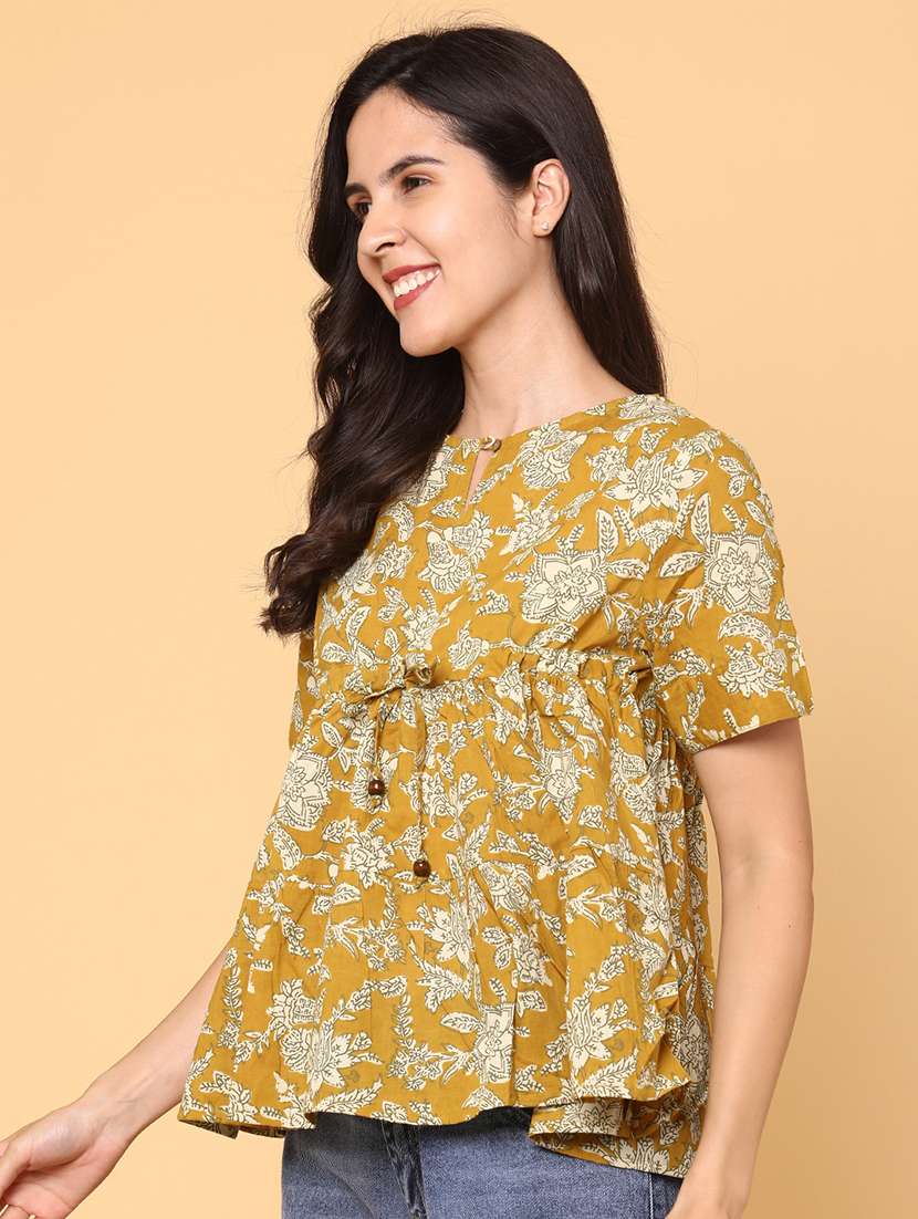 women flora lprint short sleeve flared top - 22257585 -  Standard Image - 2