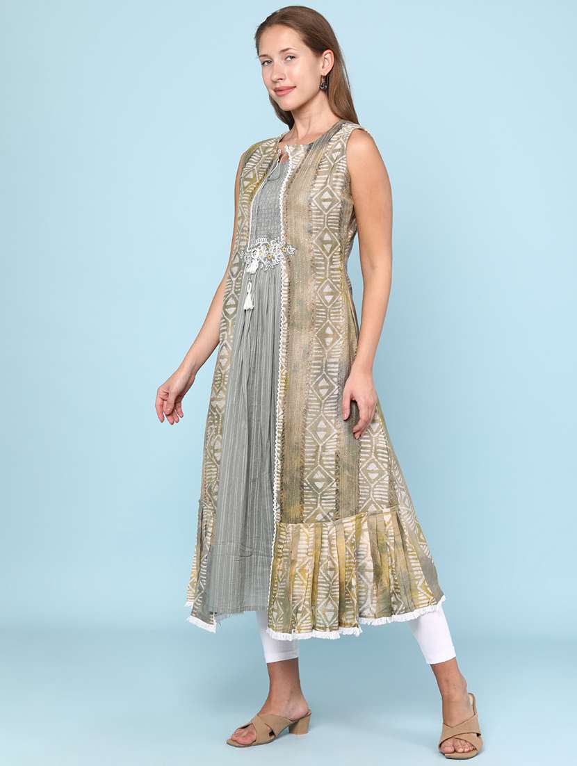 Women Printed Sleeveless Layered Kurta - 22258655 -  Standard Image - 2