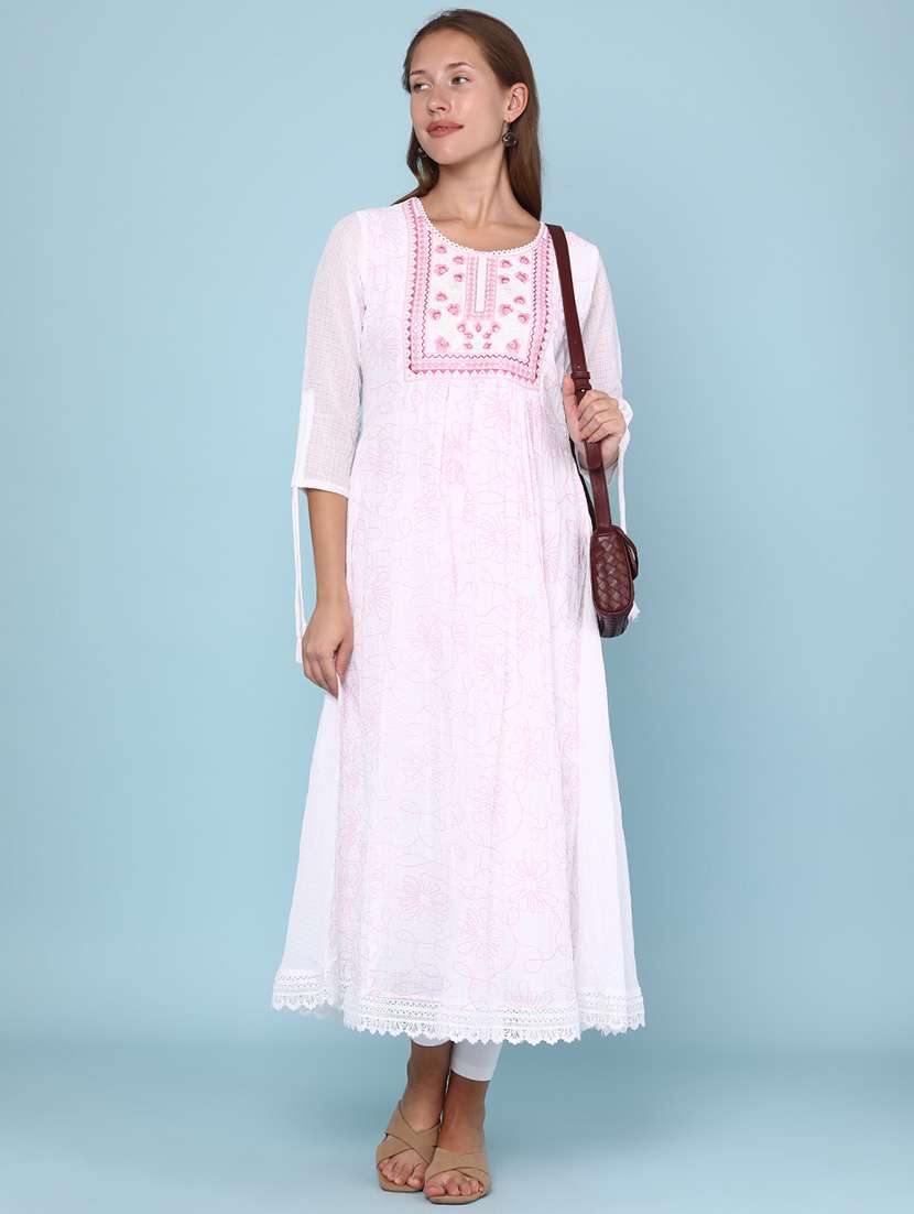 women printed three quarter sleeve flared kurta