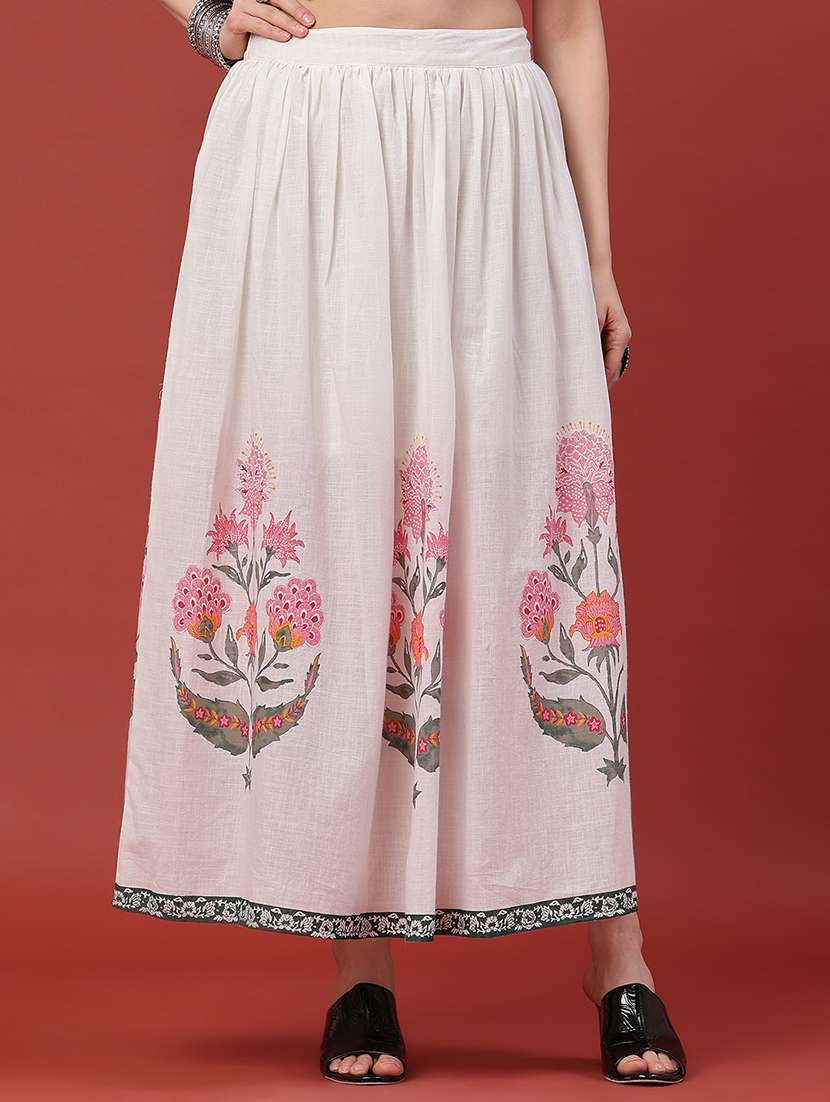 women printed mid rise flared skirt