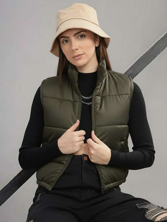 women solid sleeveless cropped puffer jacket