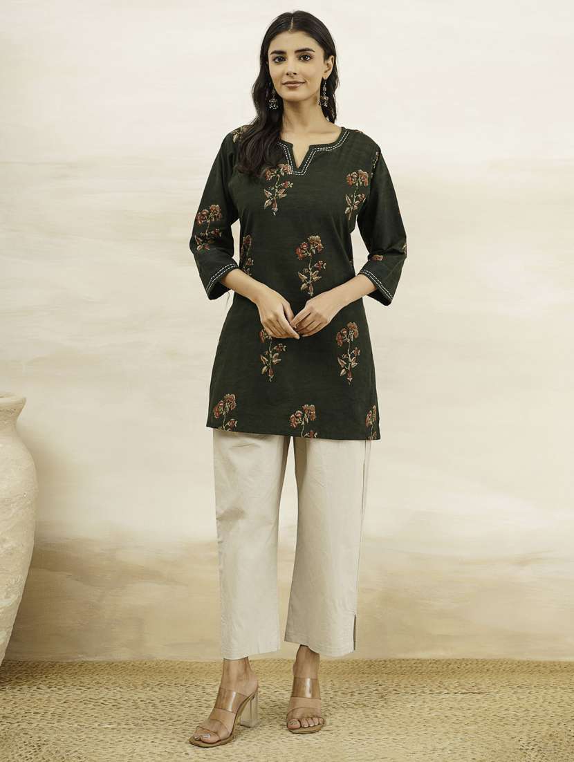 women floral printed three quarter sleeve straight kurti