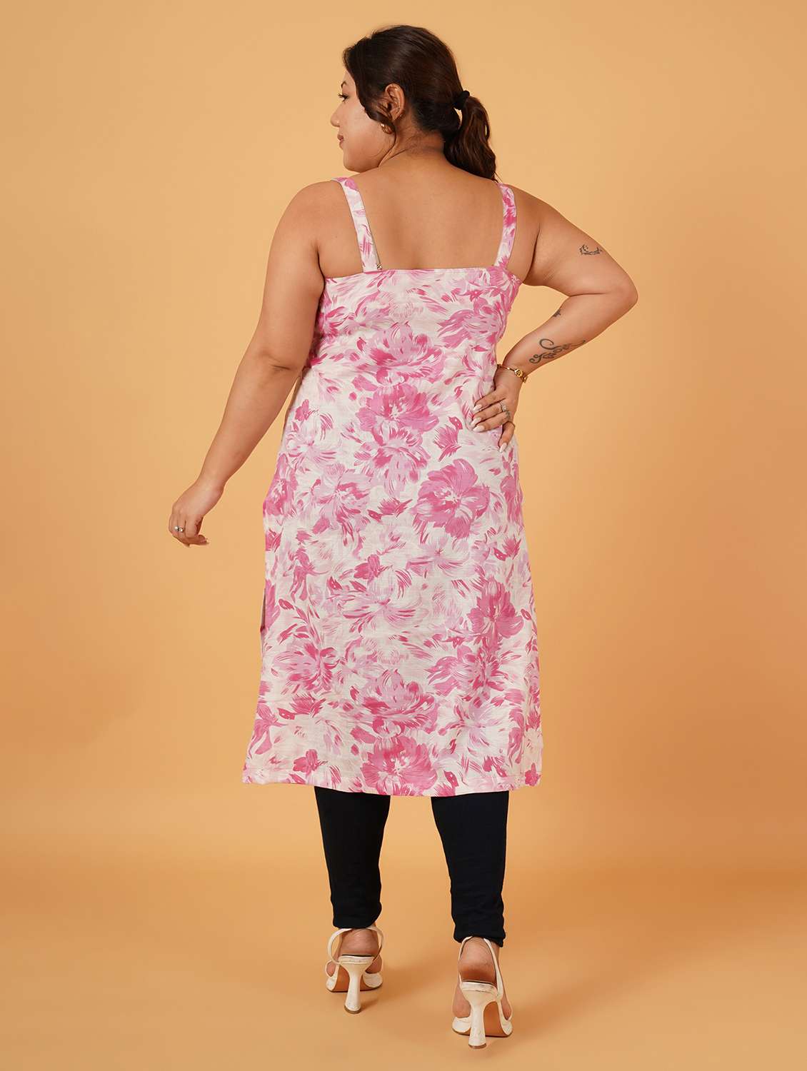 women floral sleeveless straight kurta - 22260742 -  Standard Image - 2