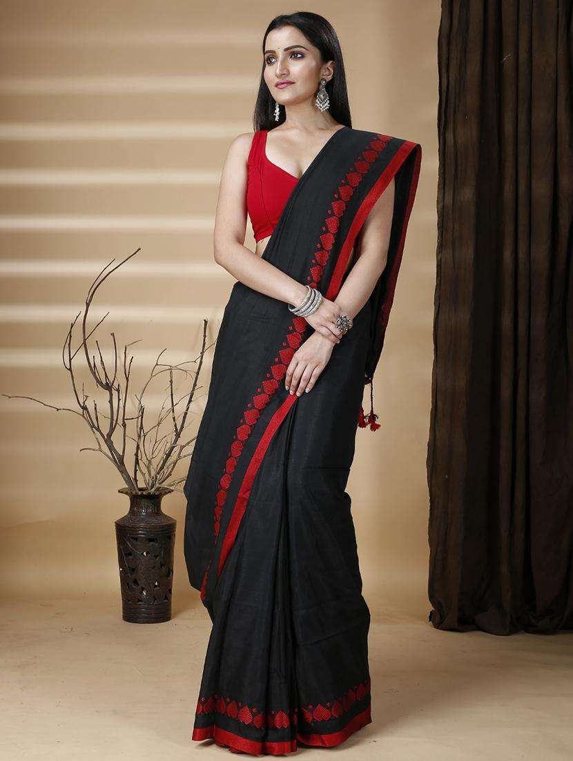women solid with bordered handloom saree - 22260995 -  Standard Image - 2