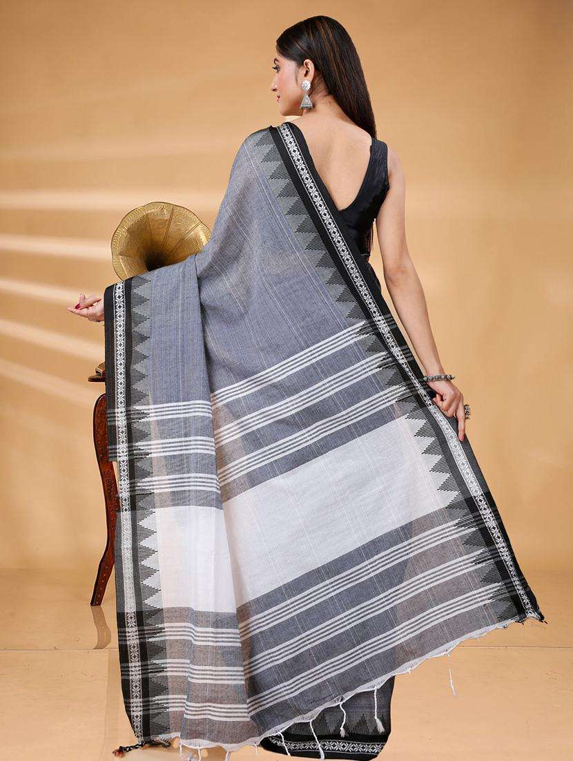 women solid with bordered handloom saree - 22261461 -  Standard Image - 2