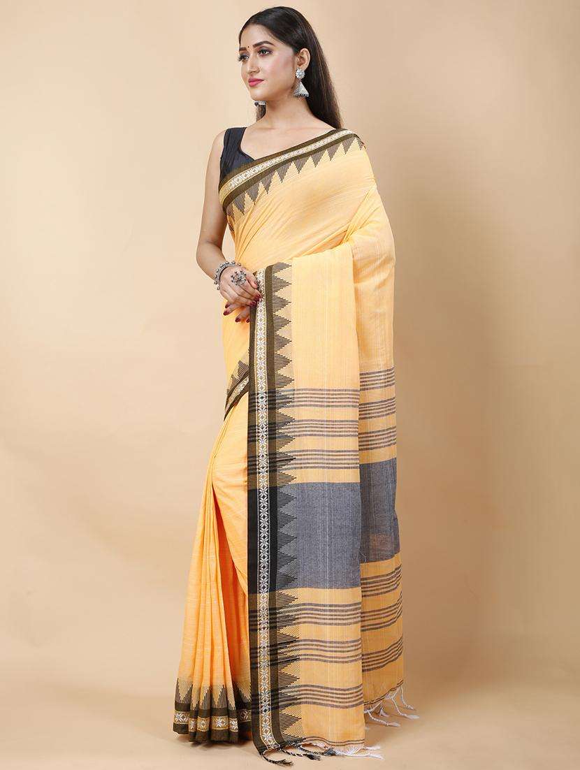 women self design handloom saree with blouse