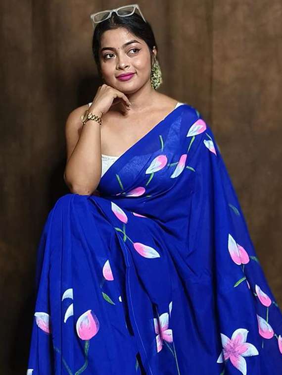 women floral printed saree - 22262744 -  Standard Image - 2