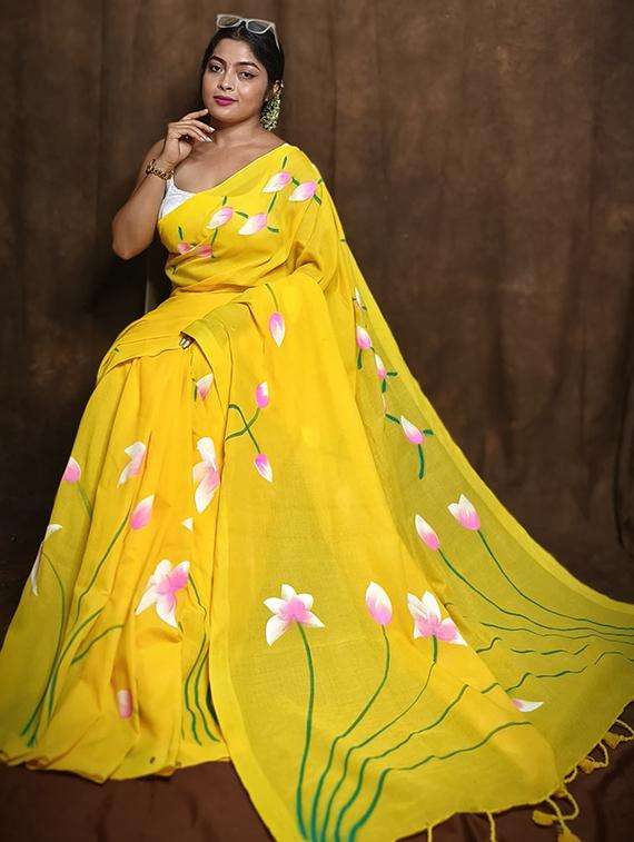 women floral printed saree - 22262747 -  Standard Image - 2