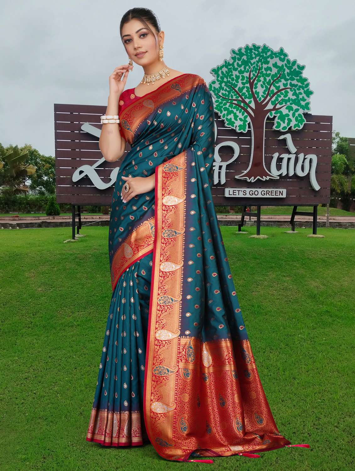 women self design kanjivaram saree with blouse - 22263446 -  Standard Image - 2