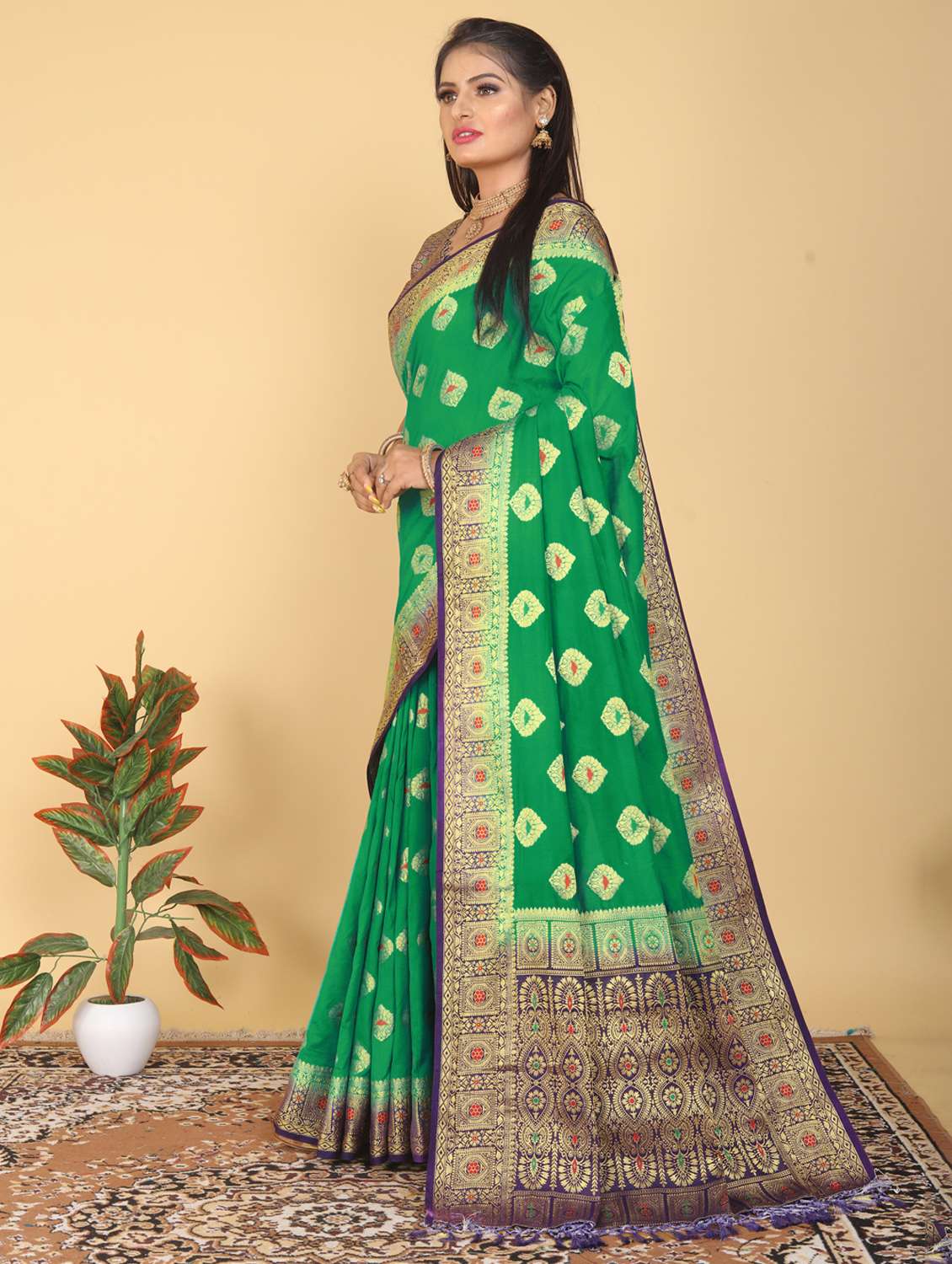 women self design banarasi saree with blouse - 22263451 -  Standard Image - 2
