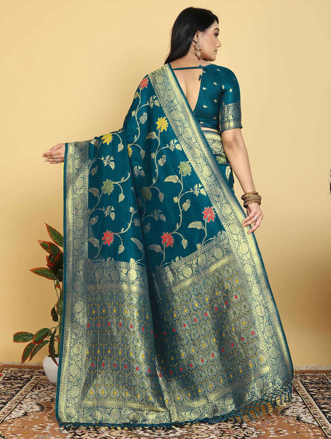 women self design banarasi saree with blouse - 22263452 -  Standard Image - 2
