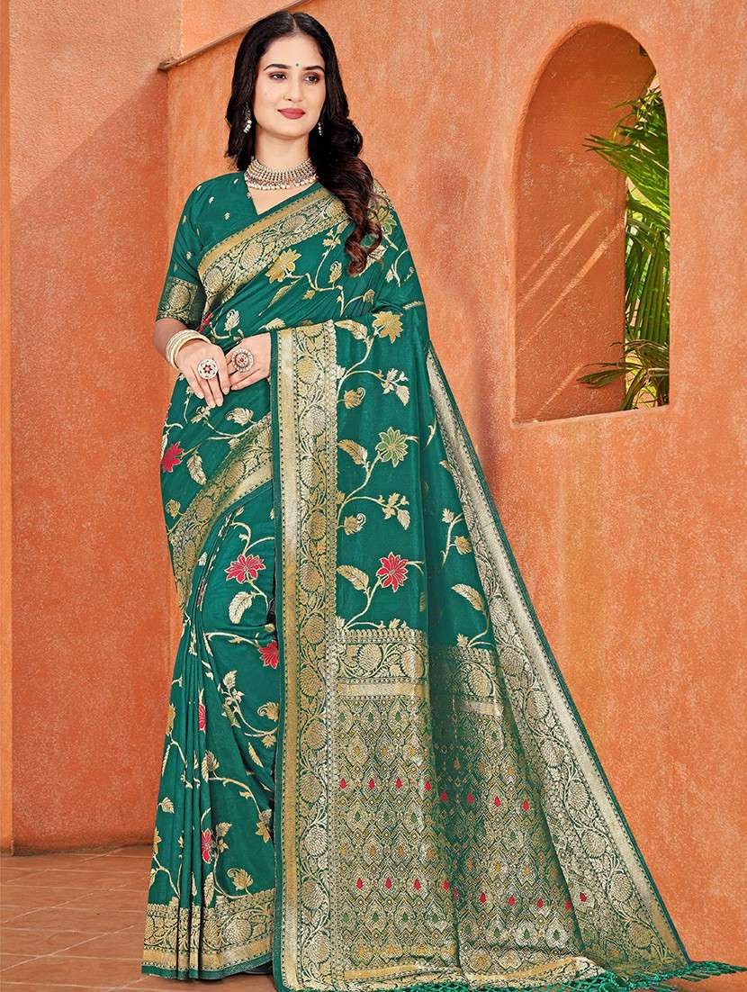 women self design kanjivaram saree with blouse