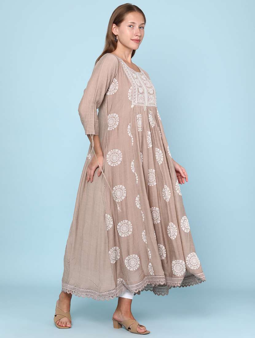 women printed three quarter sleeve flared kurta - 22263993 -  Standard Image - 2