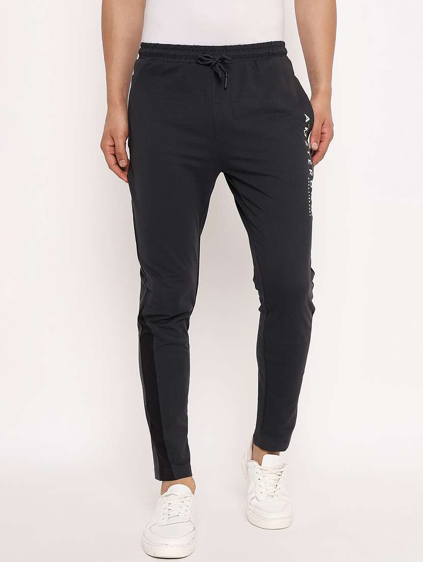 men solid mid rise track pant