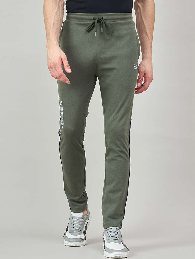 men solid mid rise slim fit track pant