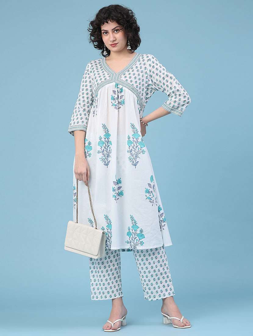 women printed three quarter sleeve kurta pant set