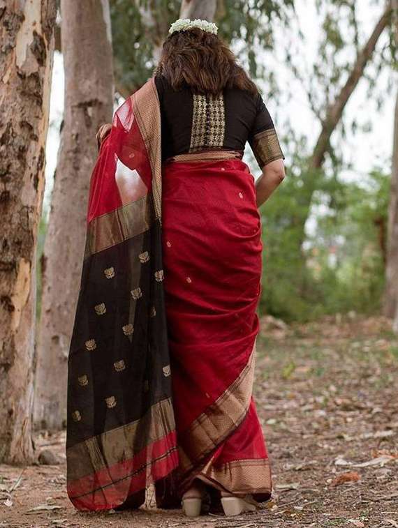 women self design banarasi saree with blouse - 22264841 -  Standard Image - 2
