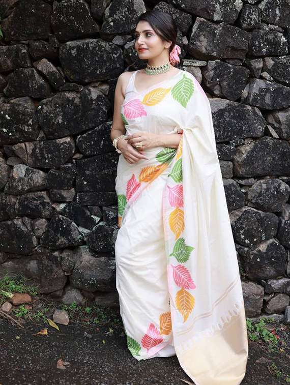 women printed casual wear saree with blouse