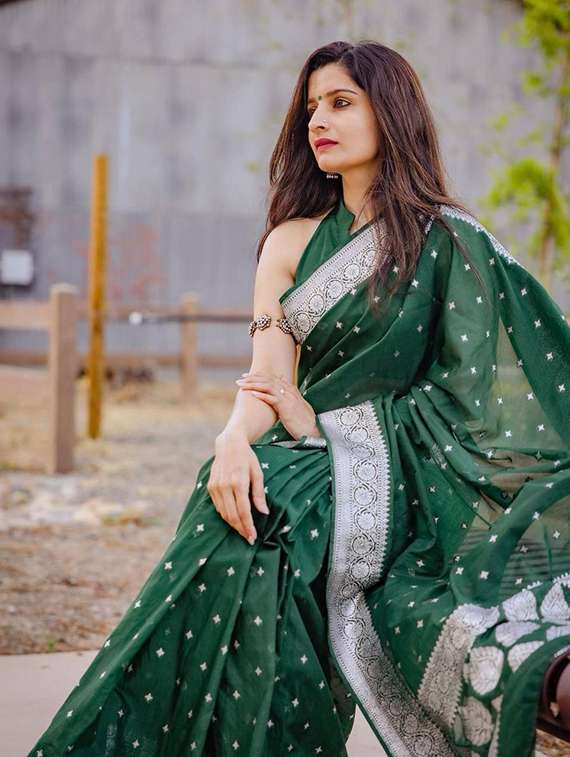 women self design banarasi saree with blouse - 22264872 -  Standard Image - 2