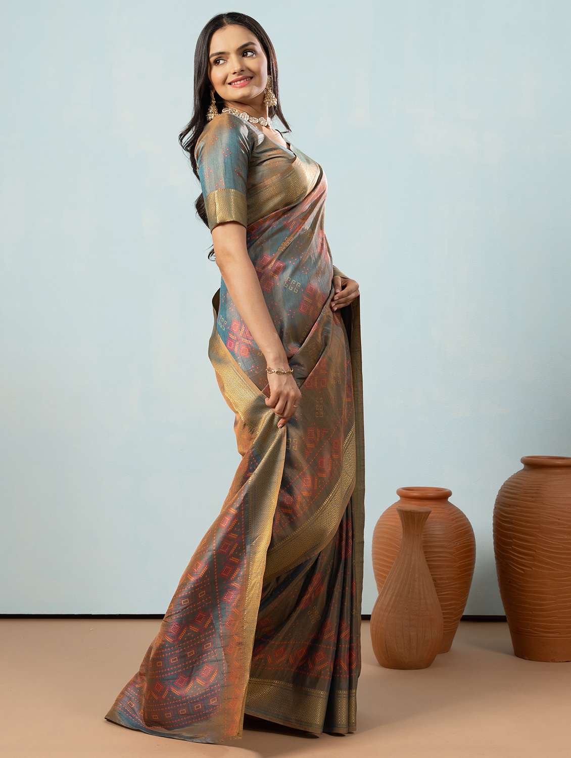 women printed casual wear saree with blouse - 22265913 -  Standard Image - 2