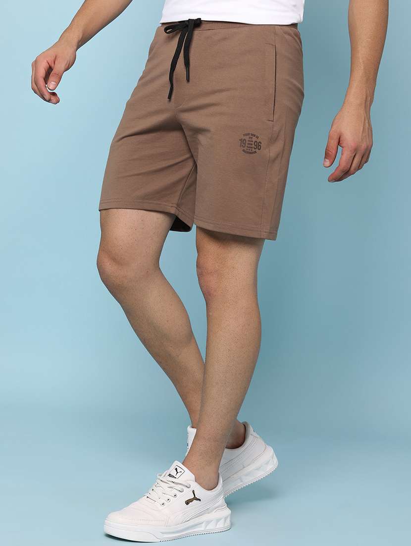 men solid mid rise slim fit short - 22266610 -  Standard Image - 2